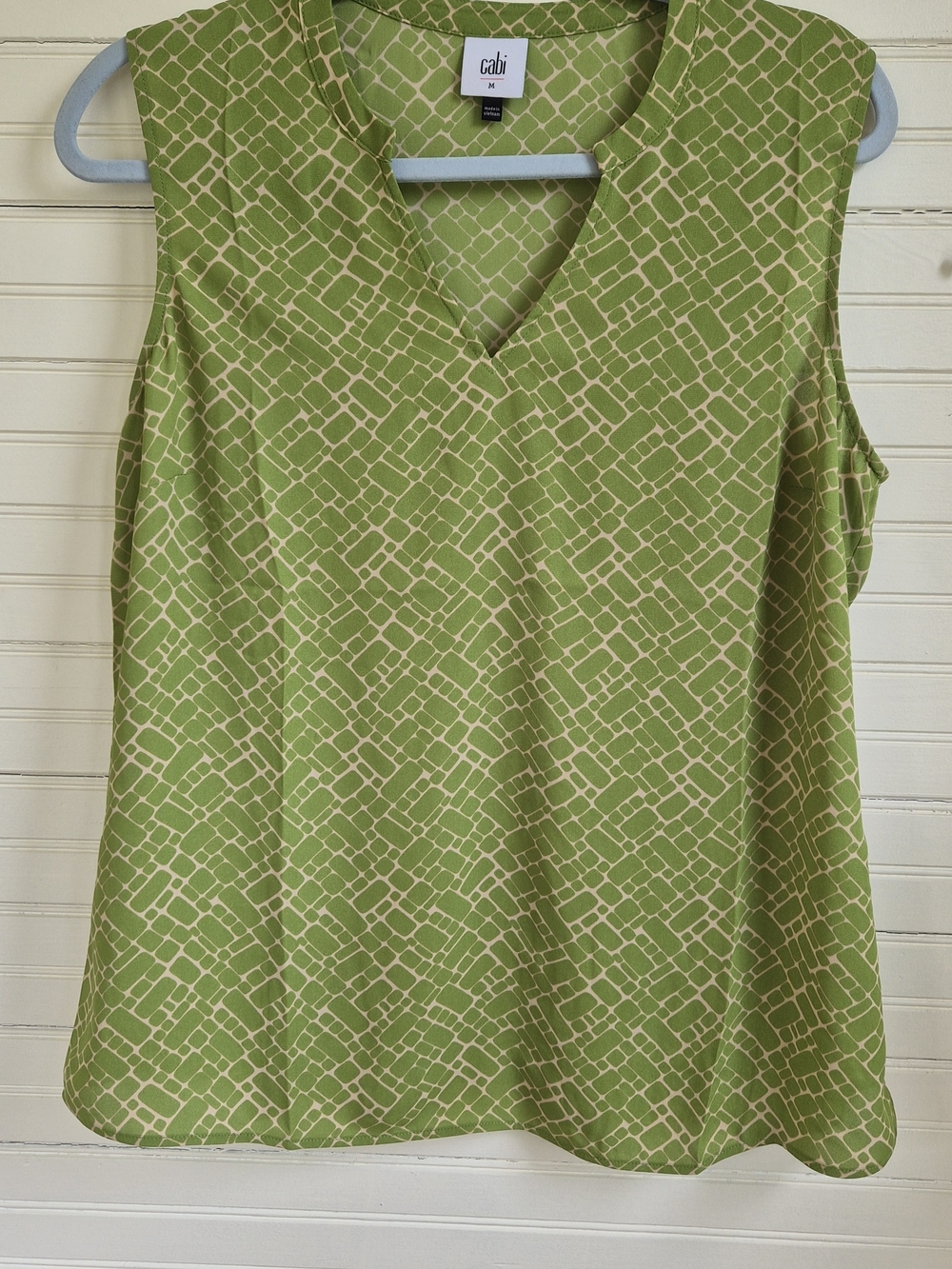 CAbi - NWOT Green Geometric V-Neck Sleeveless Blouse